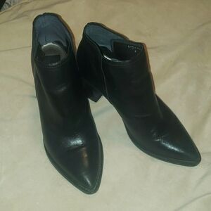 Dolce Vita black leather booties sz 8
